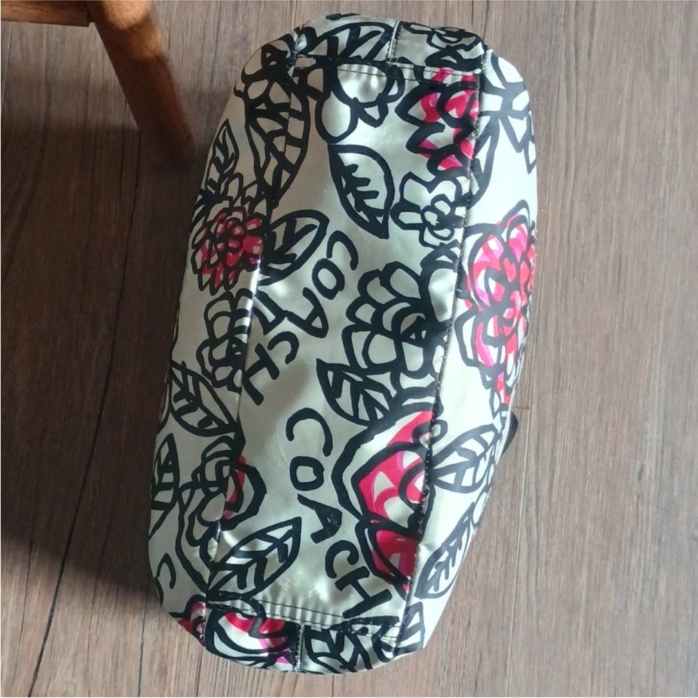 COACH POPPY GRAFITTI SCRIBBLE FLOWERS Tote - Picture 14 of 14